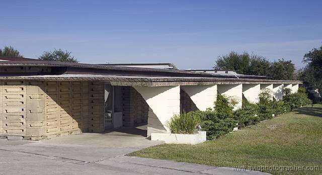 14-19-IMG_k-ws Frank Lloyd Wright Structures - Seminar Buildings